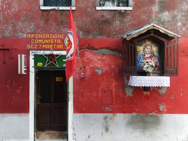 Photograph Della Latta Massimo  Red on One Eyeland
